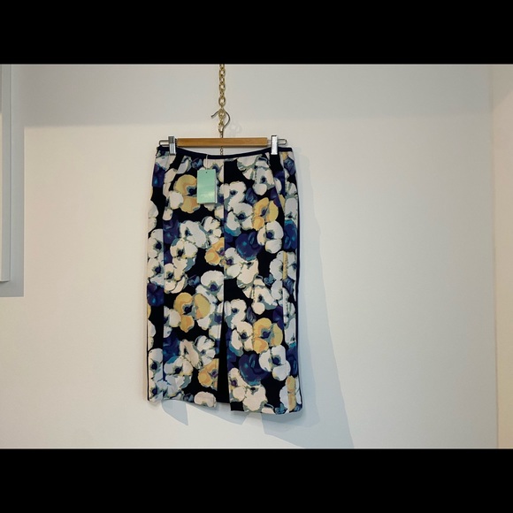 NWT Pencil Skirt - Picture 6 of 6